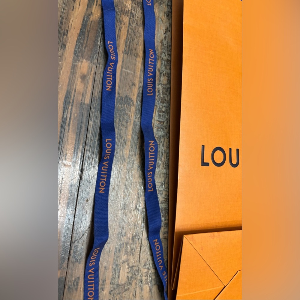 Louis Vuitton Shopping Bag & Ribbon Bundle - Picture 4 of 8